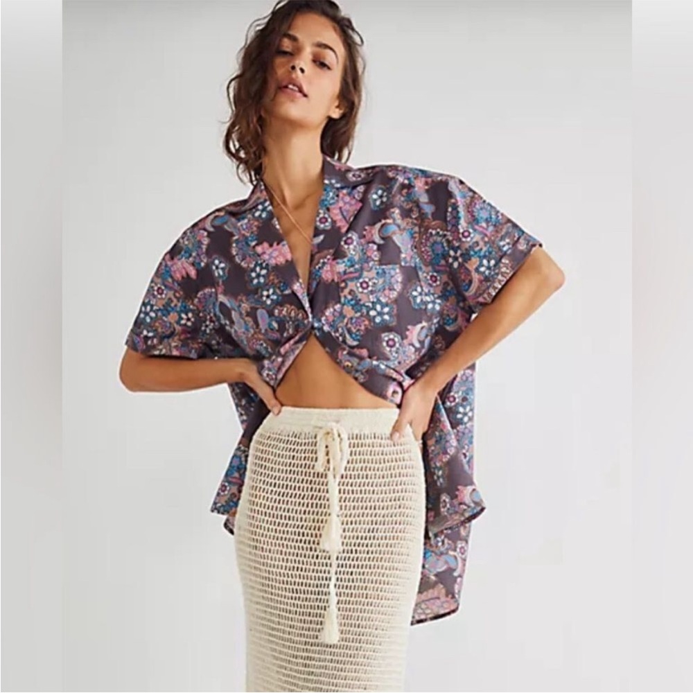 Free People We The Free Poolside Printed Boyfriend Shirt. Button front. Small.